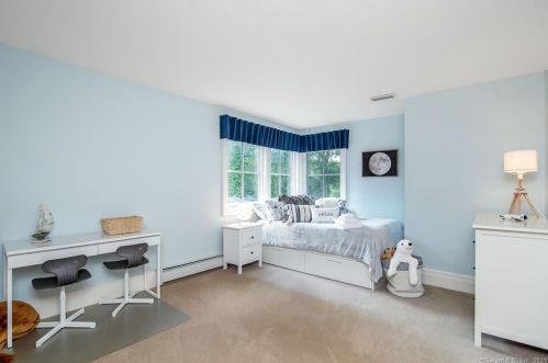 98 Ryefield Rd, Middletown CT  06457-5700 exterior