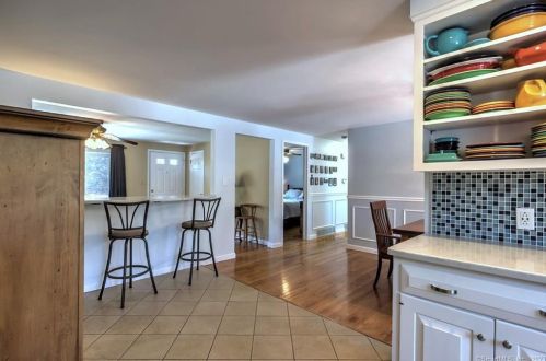 51 Westwood Rd, Milford CT  06461-2752 exterior