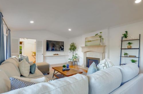 1640 Kentfield Ave, Redwood City CA  94061-2706 exterior