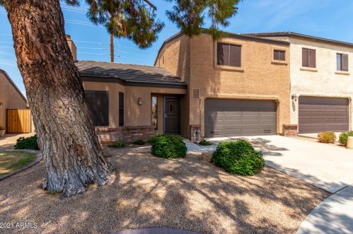 9040 14th Dr, Phoenix, AZ 85021-2986