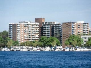 100 Memorial Dr, Cambridge MA  02142-1314 exterior