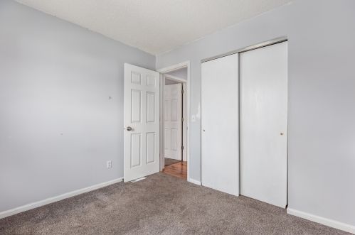 42 Meadow Wood Dr, Florence KY  41042-9323 exterior