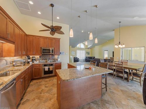 1131 Lighthouse Ct, Marco Island, FL 34145-4543