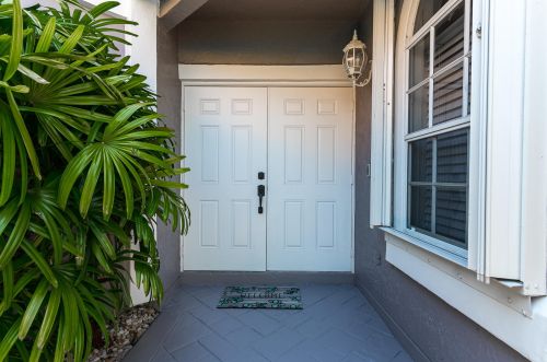 12930 Oak Knoll Dr, West Palm Beach, FL 33418-6998