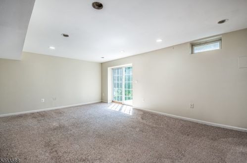 1 Crestview Dr, Hackettstown NJ  07840-5673 exterior