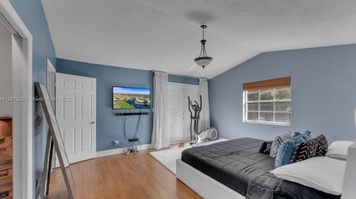 925 202nd Ave, Hollywood FL  33029-3442 exterior