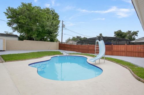3001 Bay Tree Dr, Orlando, FL 32806-5601