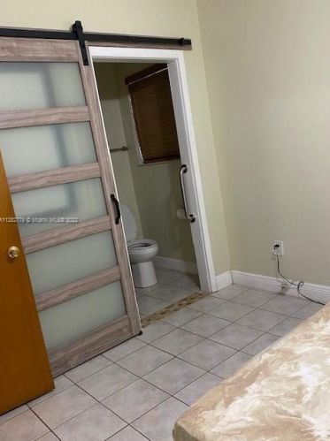 874 70th Pl, Hialeah FL  33014-5220 exterior