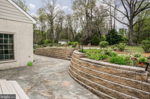 4 Beechwood Cir, Chadds Ford PA  19317-9109 exterior