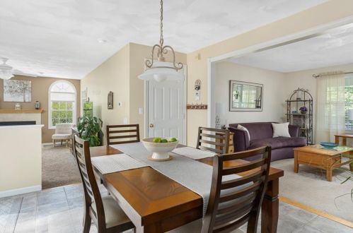 43 Ginger Trl, Coventry RI 02816-8262 exterior