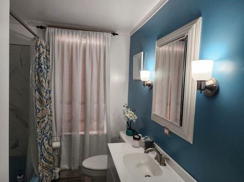 38 Atlantic Ave, Providence RI 02904-3249 exterior