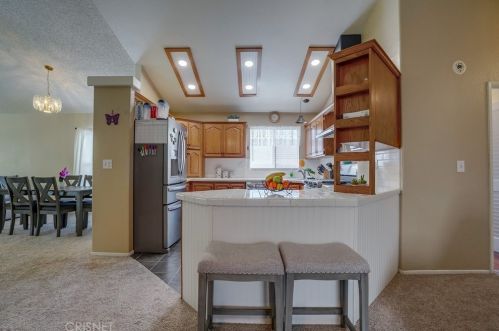 28101 Vista View Dr, Santa Clarita CA  91351-5710 exterior
