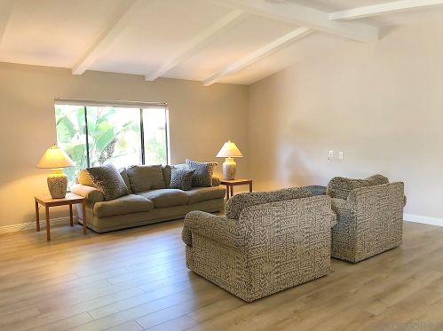 3343 Don Pablo Dr, Carlsbad, CA 92010-3940