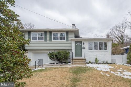 67 Beaver Dr, Barrington, NJ 08007-1407