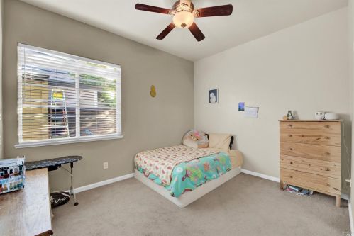 131 Feather Riv Cir, Vacaville CA 95688-8749 exterior