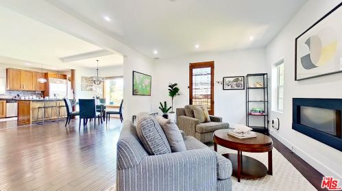 11264 Sunshine Ter, North Hollywood CA  91604-3124 exterior