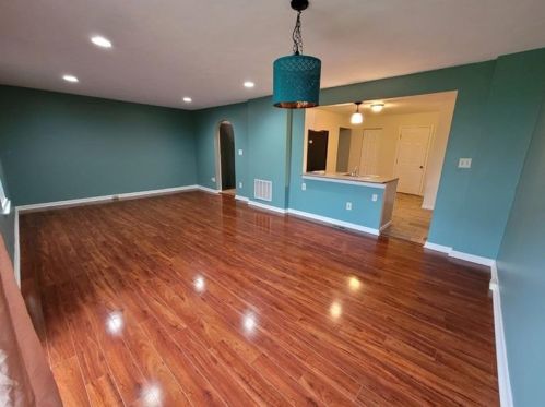 1153 Old Farm Rd, Lawrence, PA 15055-1028
