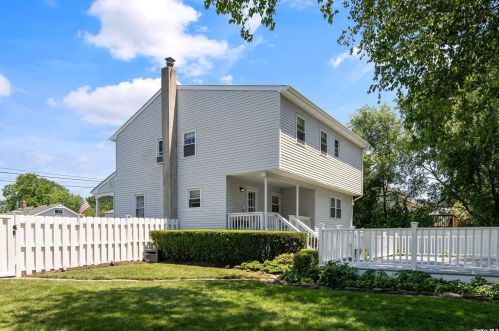 165 Clinton Ave, North Lindenhurst NY  11757-4127 exterior