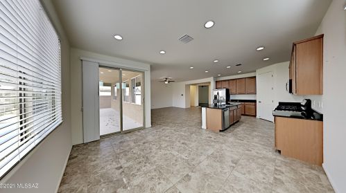 6516 Smoky Falls Way, Tucson, AZ 85757-6988