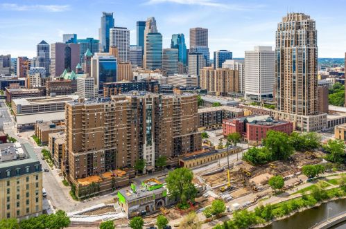 401 1st St, Minneapolis MN  55401-2518 exterior