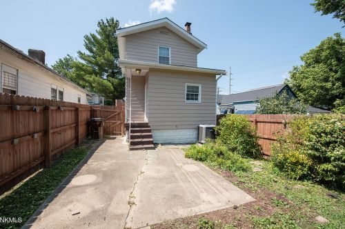 2208 Howell St, Covington, KY 41014-1646