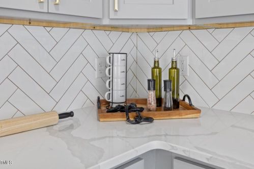 1412 Ashe St, Burlington NC  27217-2810 exterior