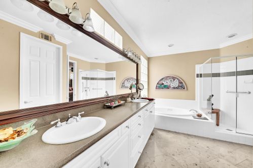 304 Goldenwest St, Huntington Beach CA 92648-2600 exterior