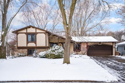 6440 Squire Dr, Minneapolis, MN 55432-5243