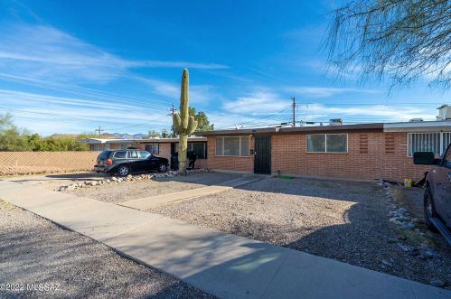 2605 Lands End Rd, Tucson, AZ 85713-3112