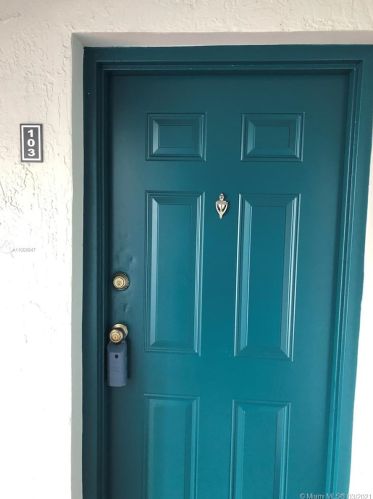 7230 179th St, Hialeah, FL 33015-5499