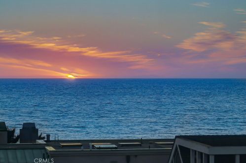 413 Bayview Dr, Manhattan Beach CA  90266-5717 exterior
