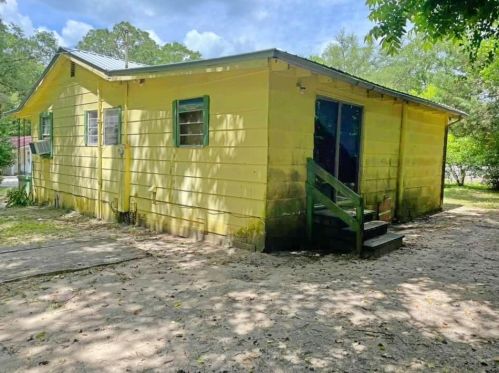 38 Lincoln Ave, Defuniak Springs FL  32435-2341 exterior
