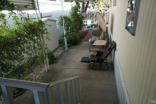 86 Bluejay Dr, Santa Rosa, CA 95499-4167