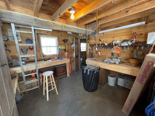 128 Pound Rd, Cumberland RI  02864-2706 exterior