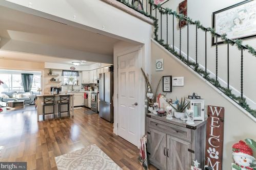 527 Spring Hill Dr, Harleysville PA  19438-2242 exterior