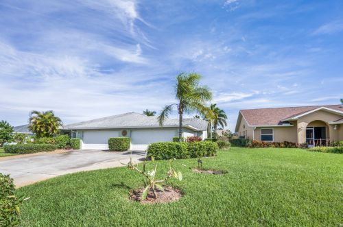 111 Quail Hollow Ct, Naples, FL 34113-7681