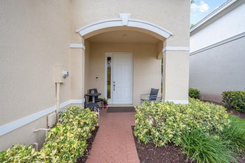 6067 Seminole Gardens Cir, West Palm Beach, FL 33418-6582