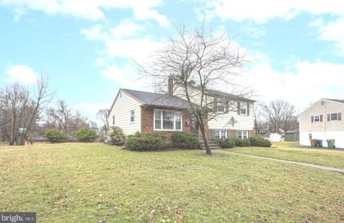 123 Maple Ave, Willow Grove PA  19090-2902 exterior