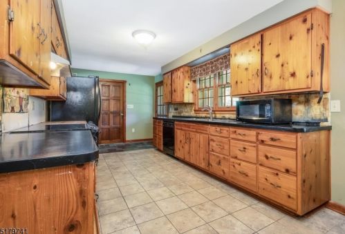 518 Route 31, East Amwell Township NJ  08551-1221 exterior