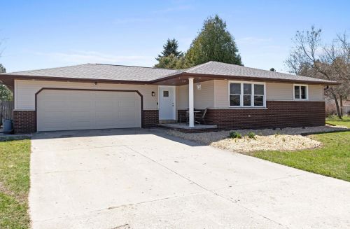 2815 46th St, Two Rivers WI  54241-1012 exterior