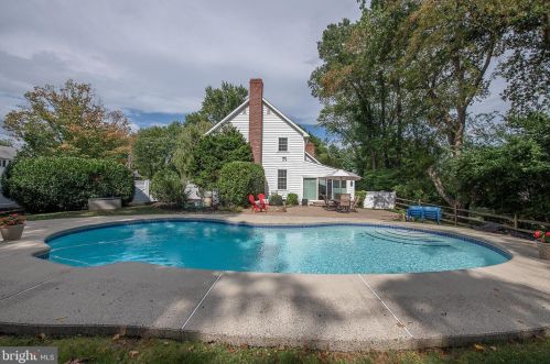 614 Westwind Dr, Berwyn PA  19312-1144 exterior