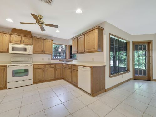 5780 36th Ln, Vero Beach, FL 32966-1870