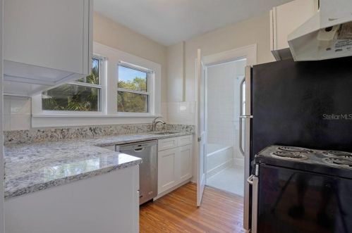 920 16 Ave, Saint Petersburg FL  33707-4113 exterior