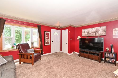 10614 Rogers St, Milwaukee, WI 53227-1247