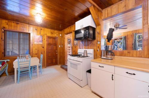 2601 Pinter Ave, South Lake Tahoe CA  96150-3015 exterior