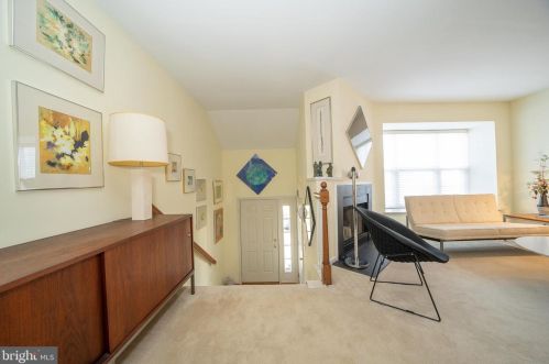 911 Harbour Ridge Ln, Downingtown, PA 19335-4556