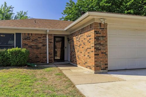 3724 Greenstone Dr, Fort Worth, TX 76137-1633