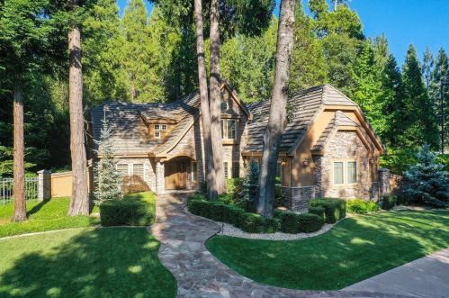 13101 Somerset Dr, Grass Valley, CA 95945-9736