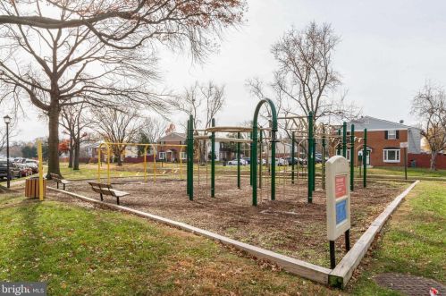 14688 Pinon Ct, Woodbridge VA  22191-3130 exterior