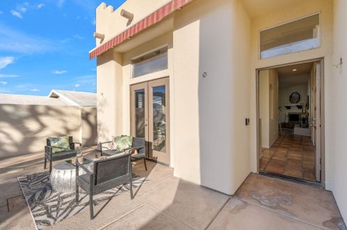 54450 Avenida Alvarado, La Quinta CA  92253-3690 exterior
